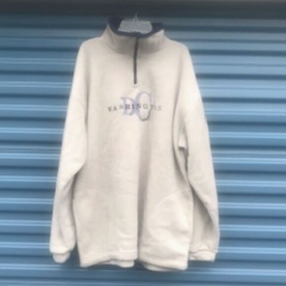 Long Sleeve Sweatshirt . Women's Size: Extra Large (16/18) . "Washington DC" - Picture 2 of 5